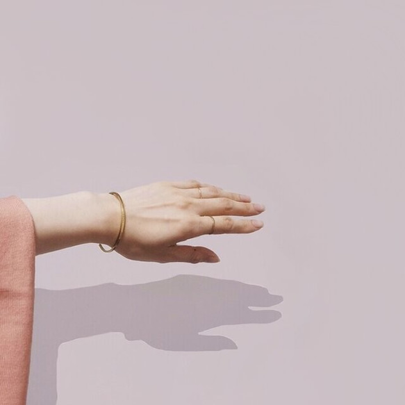 スクエア バングル[両面刻印可能][ペアにもできる]ゴールド ブレスレット 誕生日 プレゼント お揃い 名入れ 記念日 5枚目の画像