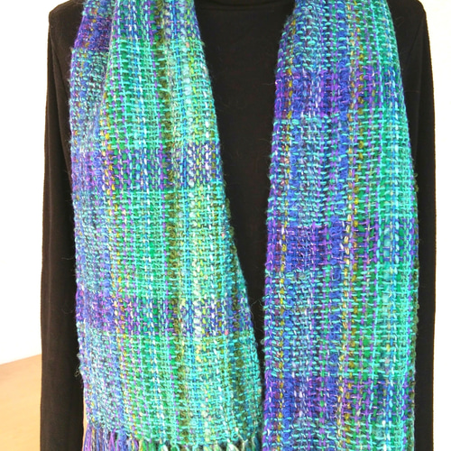 エメラルドグリーン色の手織りウールマフラー(ラメ糸少々、よこ