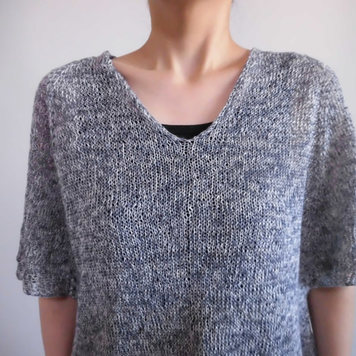 色も丈も選んで楽しいニットのふだん着」から、糸を一度も切らないプル