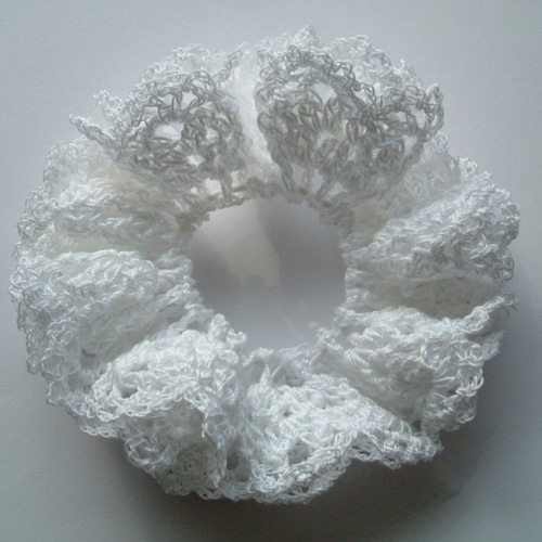 レース編みのダブルフリルシュシュ（白） シュシュ アニー 通販