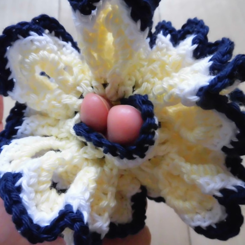 3色使いのシュシュ（黄色・白・紺） シュシュ アニー 通販 6137947