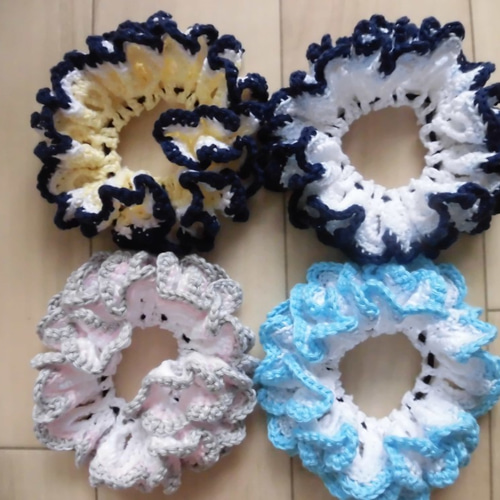 3色使いのシュシュ（黄色・白・紺） シュシュ アニー 通販 6137947