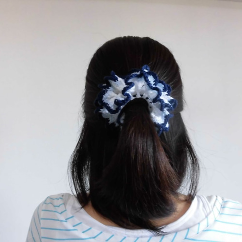 3色使いのシュシュ（黄色・白・紺） シュシュ アニー 通販 6137947