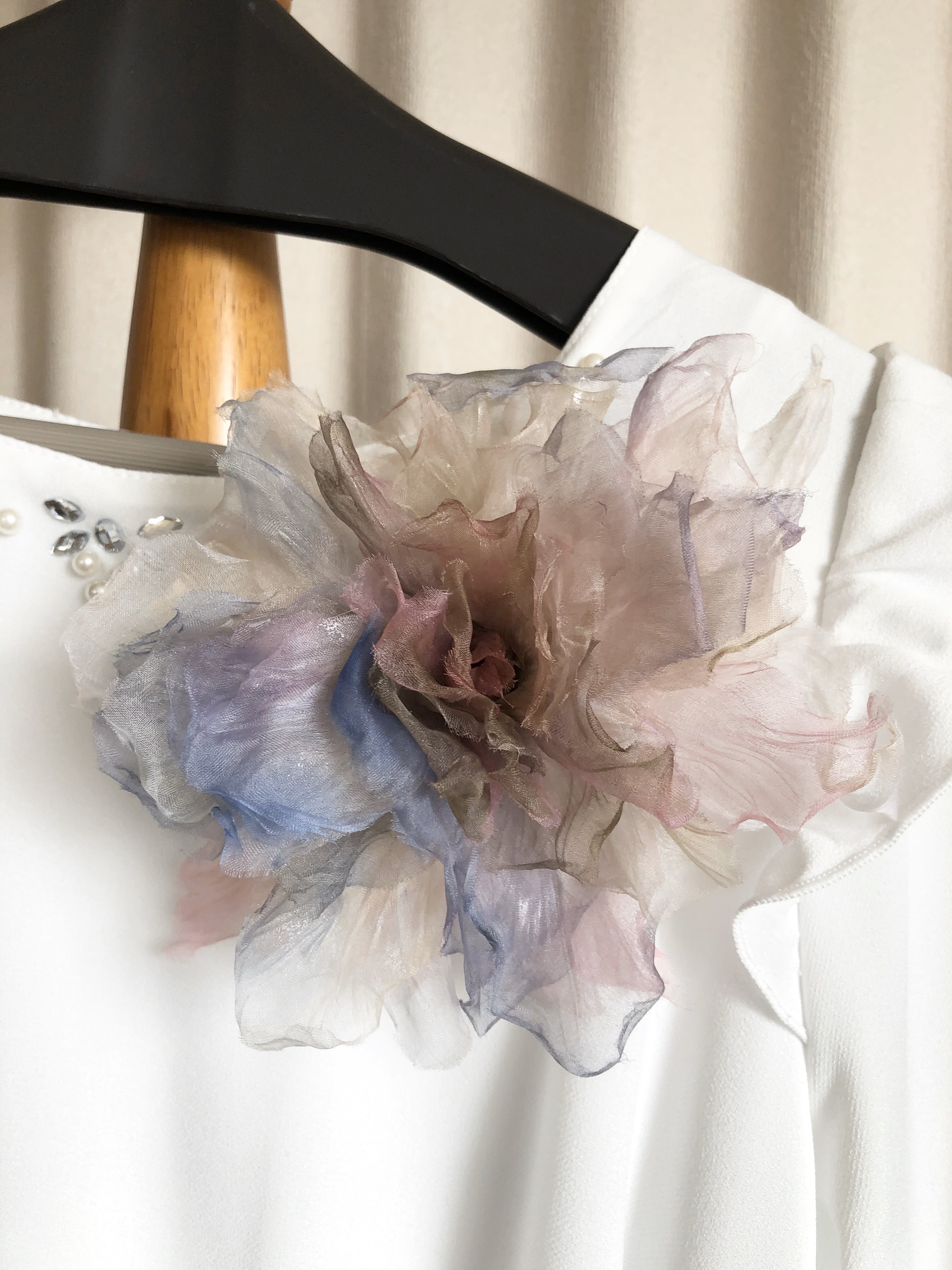 No2ブルー　ピンク　パープル　ブラウン　グラデーションのコサージュ　ヘアアクセサリー