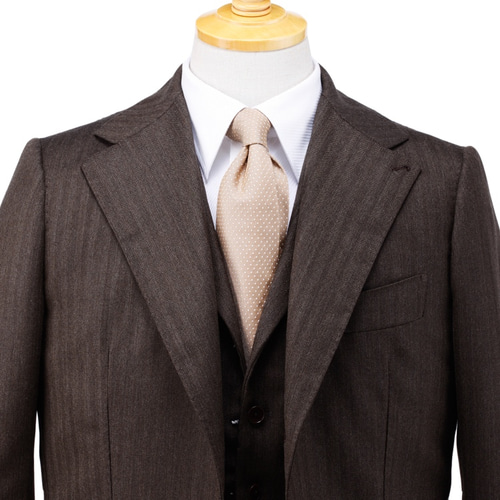 ヴィンテージ生地で仕立てたフルハンドメイドスリーピーススーツ