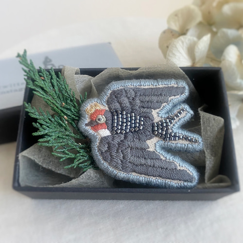 ツバメの刺繍ブローチ ブローチ becco 通販 11691159｜Creema