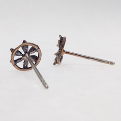 花と車輪の真鍮ピアス（片耳ピアス） 3枚目の画像