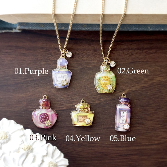 Perfume bottle necklace｜香水瓶のネックレス 2枚目の画像