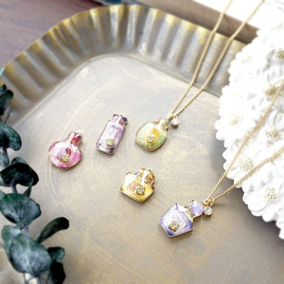 Perfume bottle necklace｜香水瓶のネックレス 3枚目の画像