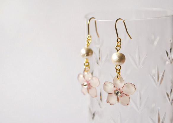 Sakura 耳墜｜櫻花和棉質珍珠耳環 第2張的照片