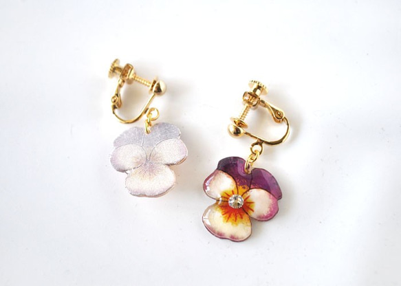 VIOLA EARRING -white&purple-（ピアスＯＫ） 2枚目の画像