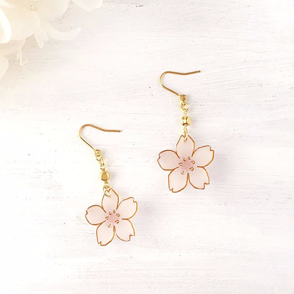 SAKURA PIERCE with Swarovski｜揺れる桜の花イヤリング・ピアス 3枚目の画像