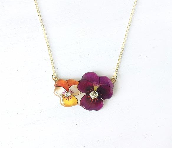 Long Viola necklace -orange&purple-｜ビオラロングネックレス 花 オレンジ 2枚目の画像