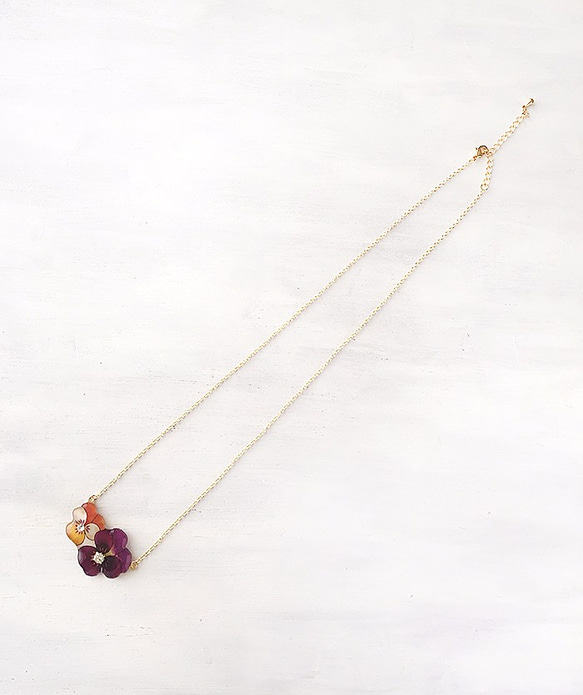 Long Viola necklace -orange&purple-｜ビオラロングネックレス 花 オレンジ 4枚目の画像