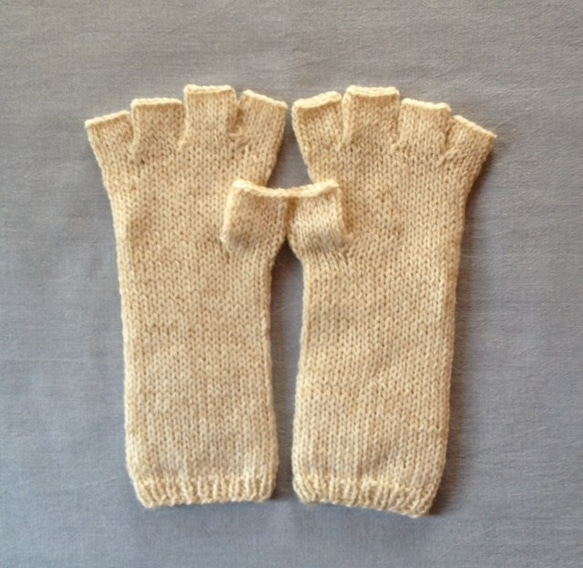 【受注後製作】手袋アルパカ×ラムウールアイボリー系（M） 2枚目の画像