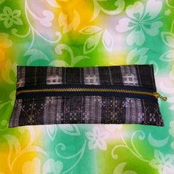 琉球絣✕花織柄スリムペンケース（黒） 3枚目の画像
