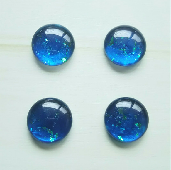 星屑ブルー＊18mm 4pcs インポートガラスカボション 緑 ヴィンテージ 大ぶり ビーズを使ってピアスにも♪ 3枚目の画像