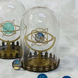 天球儀 -Armillary sphere-アクアオーラ(水晶)-ミニガラスドーム入り完成品 3枚目の画像