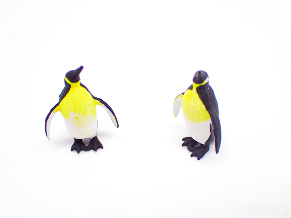 ペンギンさんinアイスキューブピアス【イヤリング変更・送料無料】 3枚目の画像