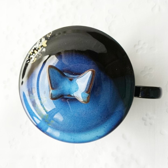 蝶の珈琲カップ（青）金藤扇と桔梗 2枚目の画像