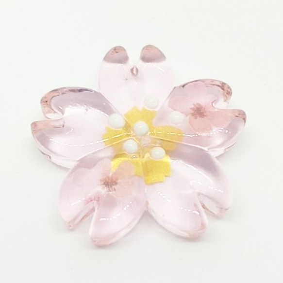 〈再々販〉【桜ハンドメイド2021】 桜と花びらのガラス箸置き・ピンク(４個で1セット) 8枚目の画像