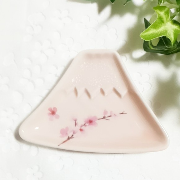 【桜ハンドメイド2022 】〈フォロワー300記念作品〉富士の桜小皿・ピンク（単品） 3枚目の画像