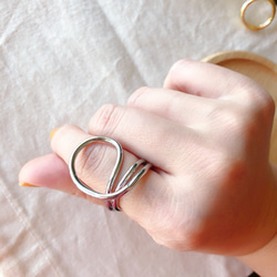 プラチナメッキ　大ぶり変形指輪　リング　ring 2枚目の画像