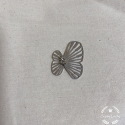 片耳　シルバー　蝶々　バタフライ　ピアス 6枚目の画像