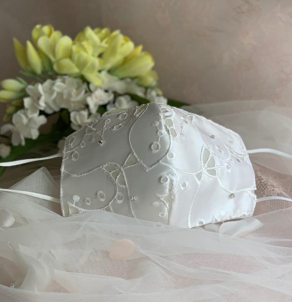 シルク❤️イタリア製ハートの花びらエンブロイダリー❤️スワロフスキー不織布カバー透けるか選べる❤️結婚式　リゾート 3枚目の画像