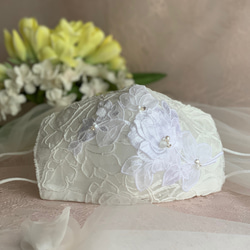 キャッツアイ石　スワロ付き❤️フランス製コードリバーレースに薔薇アップリケ❤️不織布マスクカバー透けるか選択❤️結婚式 6枚目の画像
