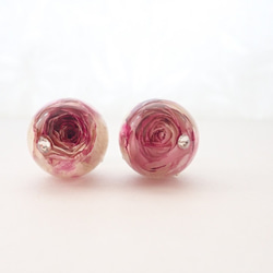 玲瓏　玫瑰乾燥花✕Swarovski　樹脂加工　耳環＋珍珠後耳扣　RW　❊空郵台灣5-7天 第3張的照片