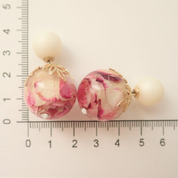 玲瓏　玫瑰乾燥花✕Swarovski　樹脂加工　耳環＋珍珠後耳扣　RW　❊空郵台灣5-7天 第7張的照片