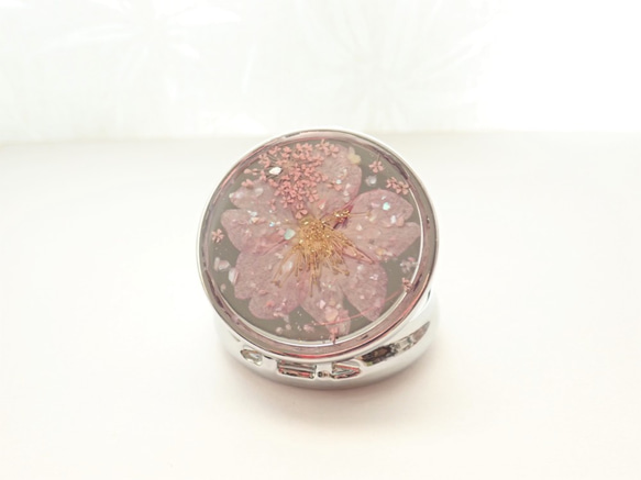 桜吹雪　押し花のピルケースM　ミラー付き 1枚目の画像