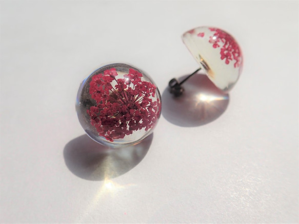 酒紅色蕾絲花　樹脂加工　半球形耳環　❊空郵台灣5-7天 第2張的照片
