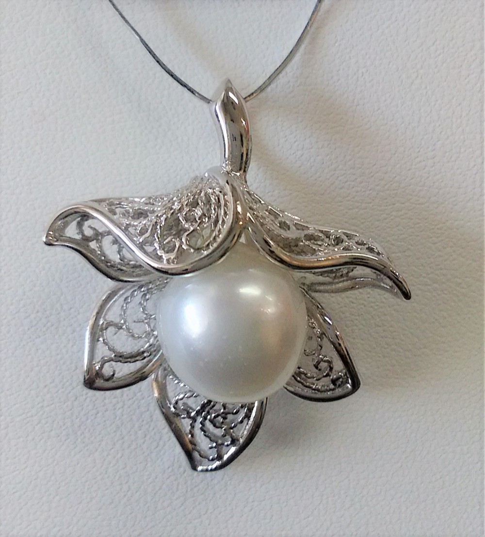 南洋真珠ペンダントトップ