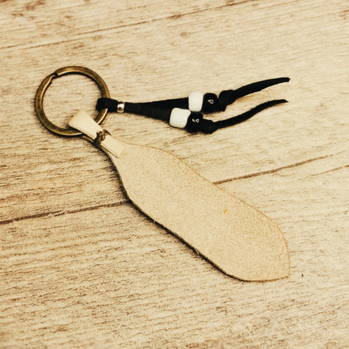 フェザー キーホルダー レザー カットワーク キーリング 革工房CUE.RO