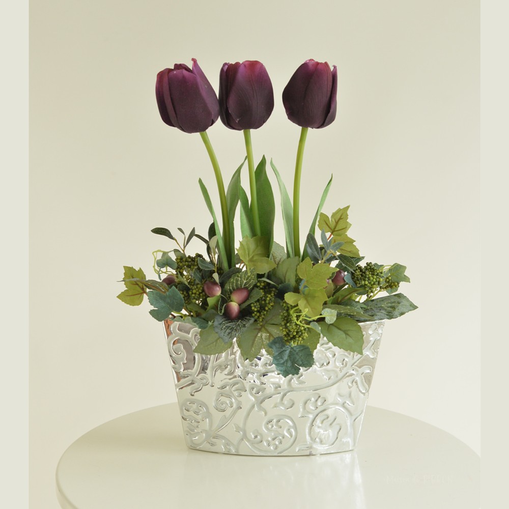 高級感あふれるギフトアレンジメント 　チューリップ　アーティフィシャルフラワー 造花 贈り物 カフェ 受付に