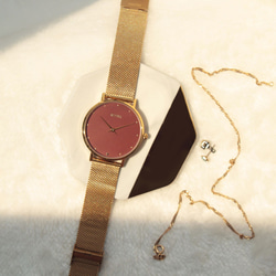 MEDOTA Chica系列簡約雙針米蘭錶帶女錶手錶 / CH-9404 紅色 第2張的照片
