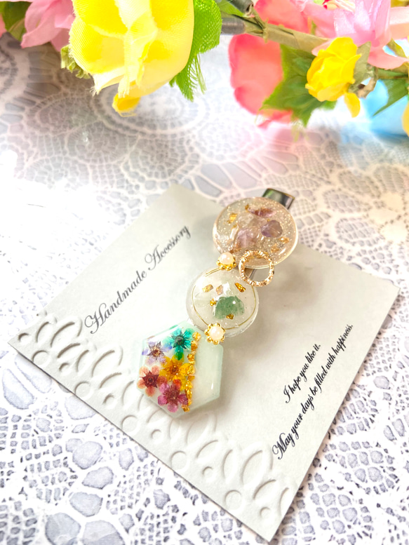 ドライフラワーと微粒子ラメ♡レジン　ヘアクリップ　アクセサリー 3枚目の画像