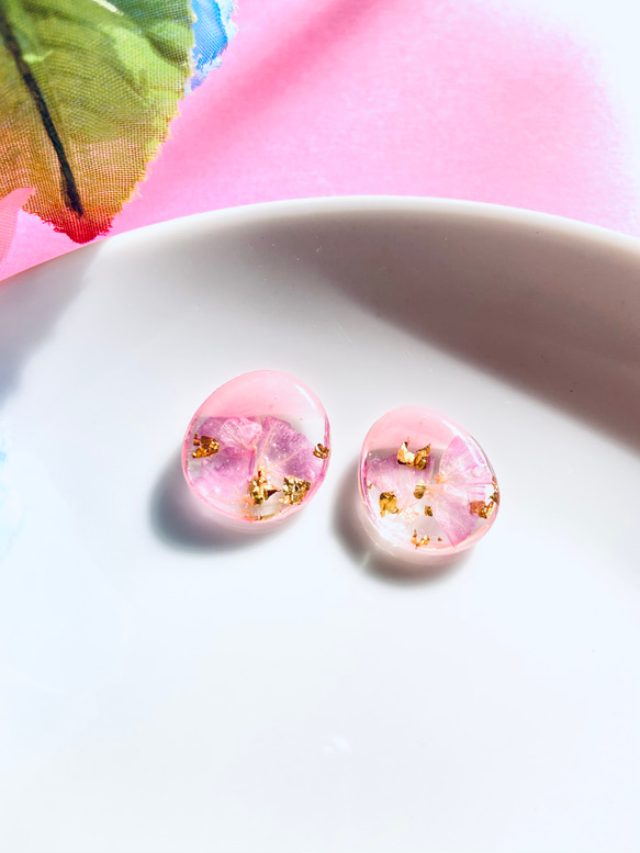 ピンクフラワーレジン×スパンコール♡花びら ピアス イヤリング ピンクフラワーレジン×スパンコール♡花びら ピアス イヤリング