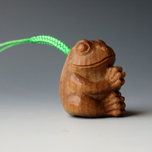 オーダーページ】木彫り 白檀の小さな根付 いのりの蛙 携帯ストラップ
