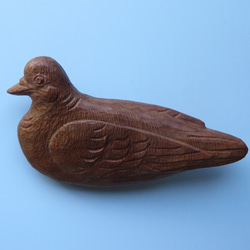 鳩（はと）の木製ブローチ 1枚目の画像
