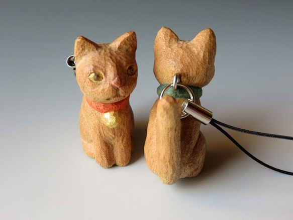 木彫りの猫 にゃんこストラップ 3枚目の画像