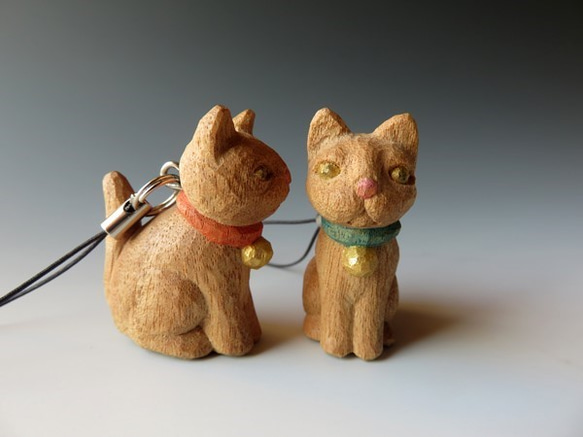 木彫りの猫 にゃんこストラップ 4枚目の画像