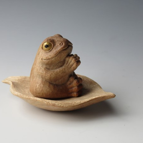 鳴蛙 木彫り カエルの楽器 置物 天然木 晒せ 鳴蛙 木彫り カエルの楽器 置物 天然木 晒せ