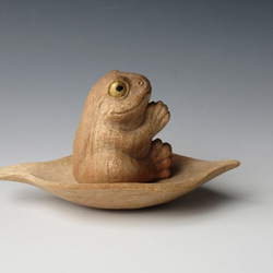 木彫　蛙のいのり　クスノキ 2枚目の画像