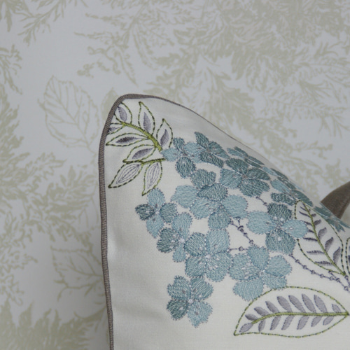 ブルーブーケ【クッションカバー45x45cm】刺繍花柄（送料無料