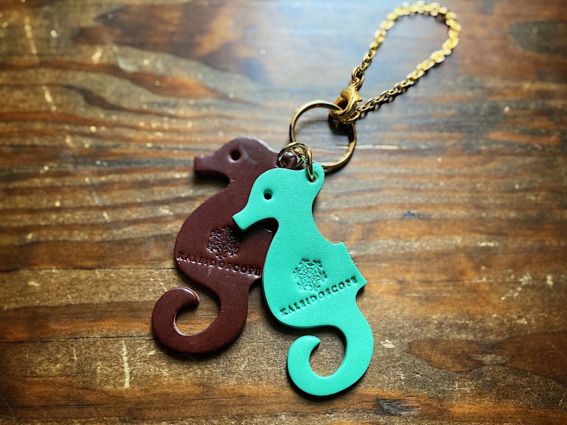 ペンダント ラリマー　お守りタツノオトシゴ 　キーホルダー　