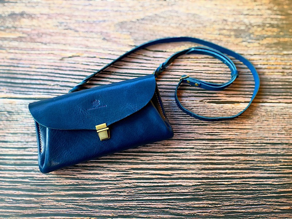 【受注製作（納期約2週間）】姫路レザー製ショルダーウォレットバッグ『envelope』ネイビーブルー 1枚目の画像