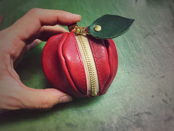 【受注製作◆納期約3週間】ヌメ革ミニポーチ　「pomme」ダークレッド 7枚目の画像